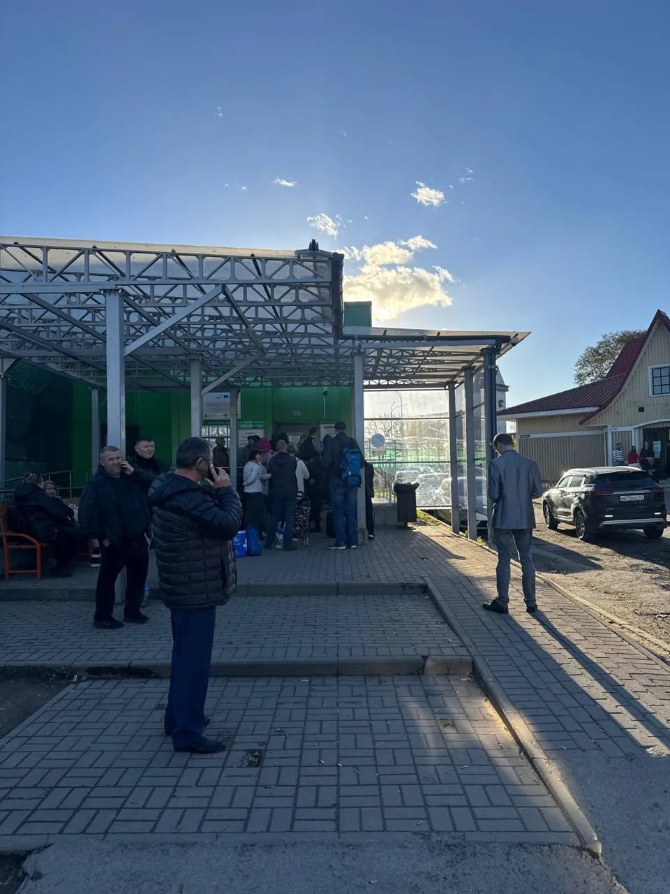Фото очереди на границе Ивангород 16:30