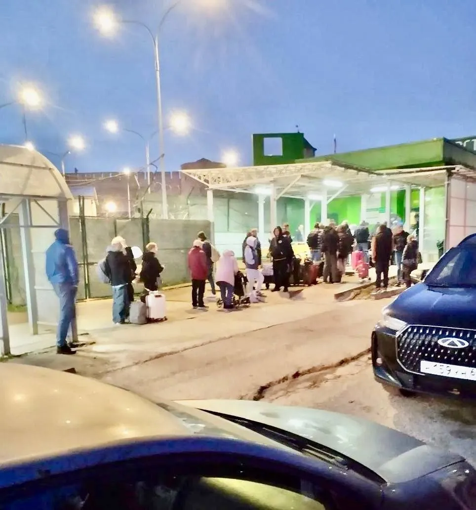 Фото очереди на границе Ивангород